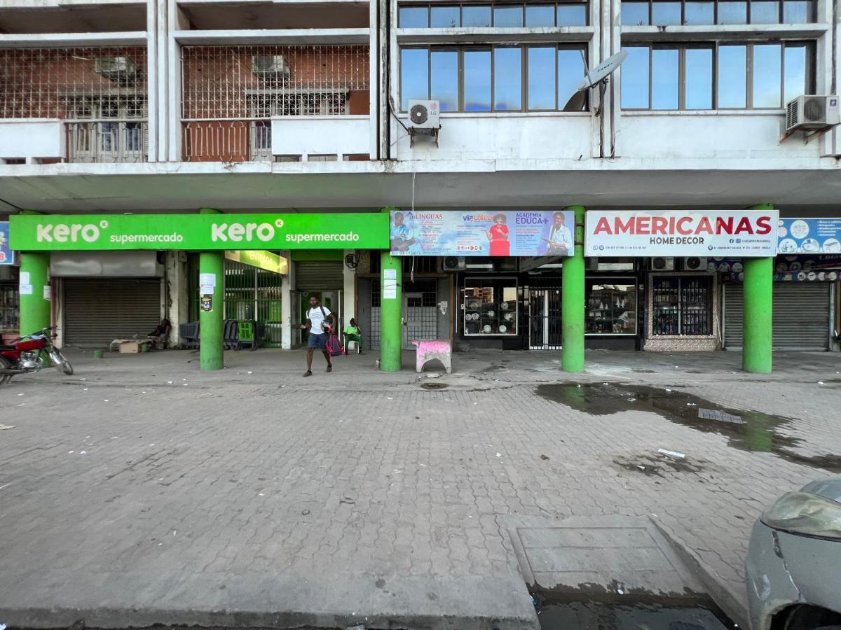 Africa Em Zona Comercial De Luanda Extérieur photo